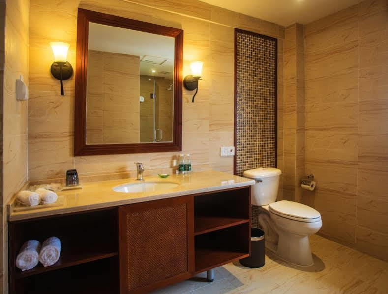Yuhuayuan Seaview Hotel Sanya Esterno foto